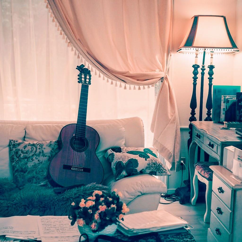 東京都世田谷区の「Loveセラピープロジェクト」では、音楽療法・ヒーリング・カウンセリングの教室を開講。犬里親募集も！